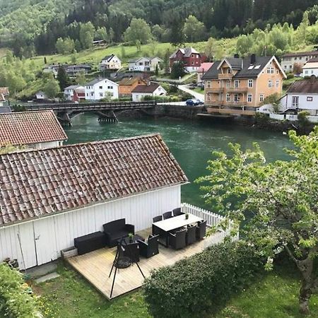 Stryn - House By The River Exteriér fotografie