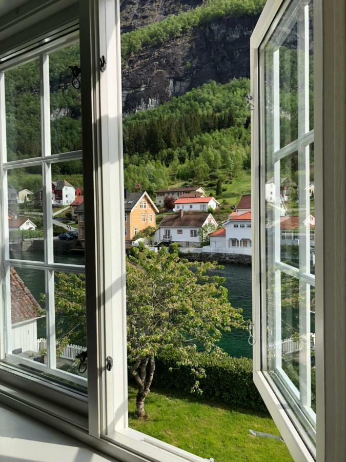 Stryn - House By The River Exteriér fotografie